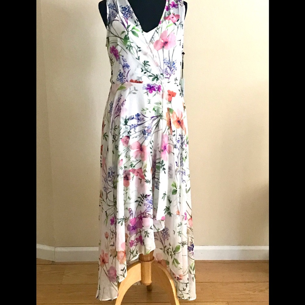 Calvin Klein floral chiffon dress! NWT!💕🌸💕